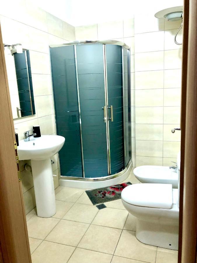 Appartamento Con Vista Mare Vlorë Exteriör bild